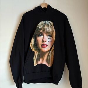Asspizza x Marcel Zago Taylor Swift “Follow Your Dreams” Hoodie Black